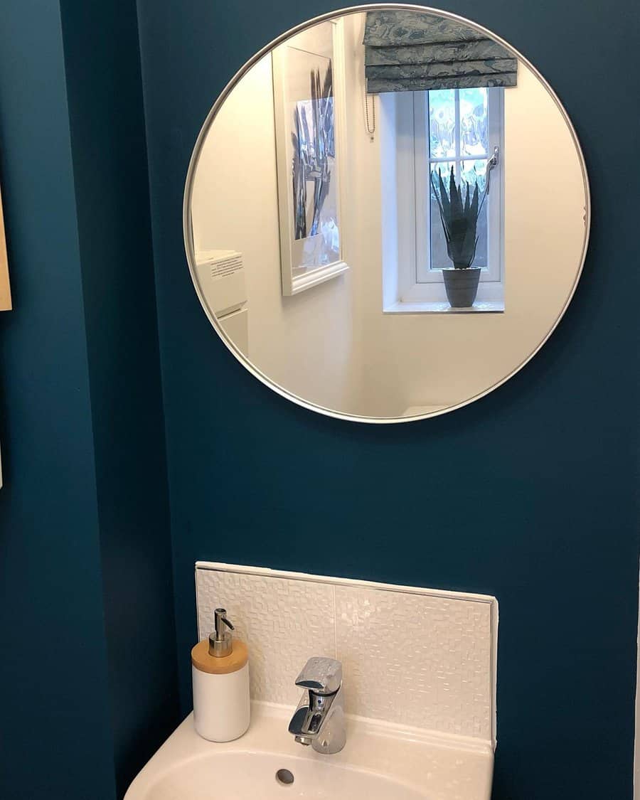 Teal bathroom walls