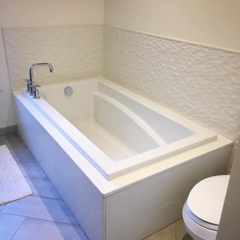 Best Bathtub Tile Design Ideas (with Photos)