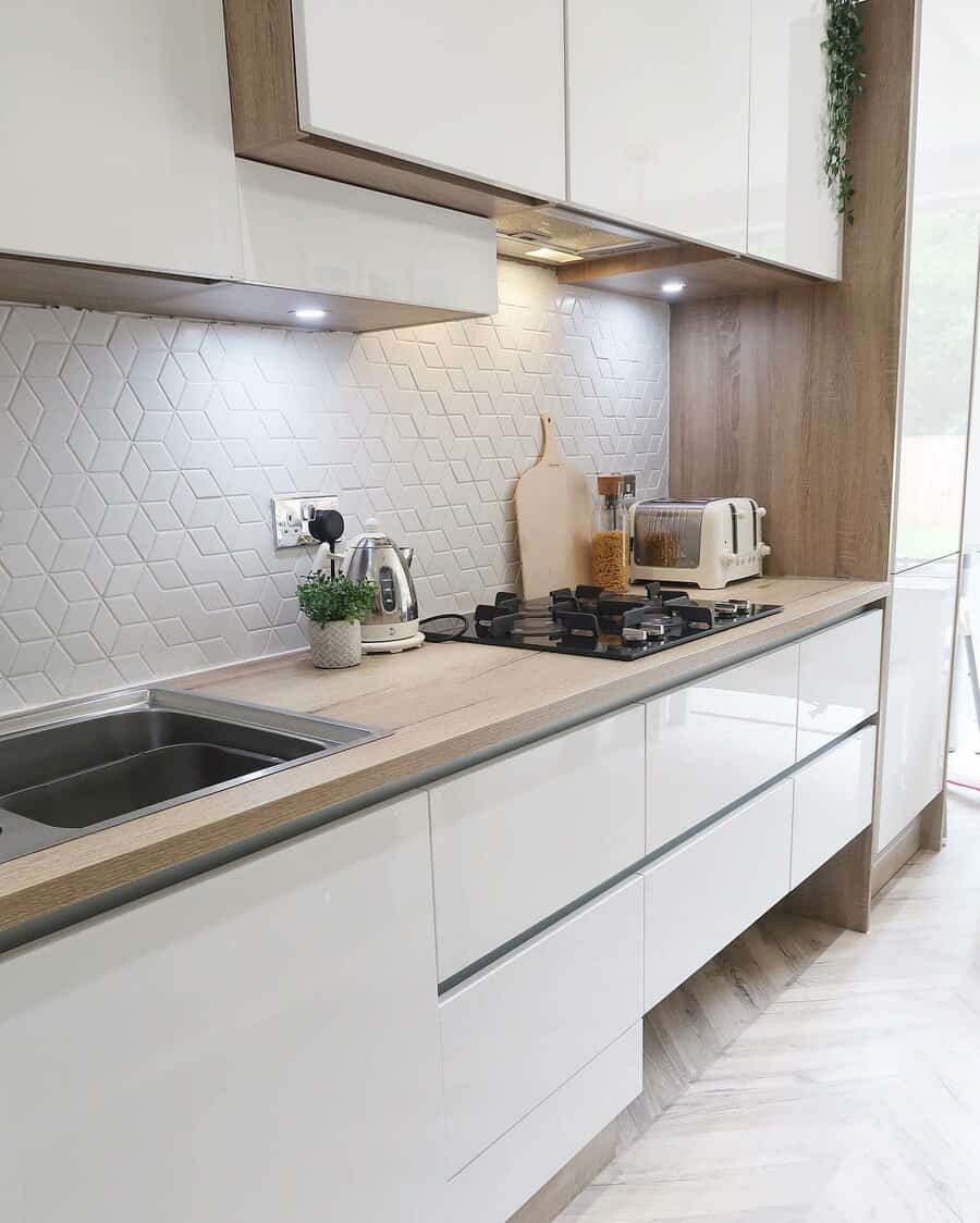 Stylish tile kitchen backsplash