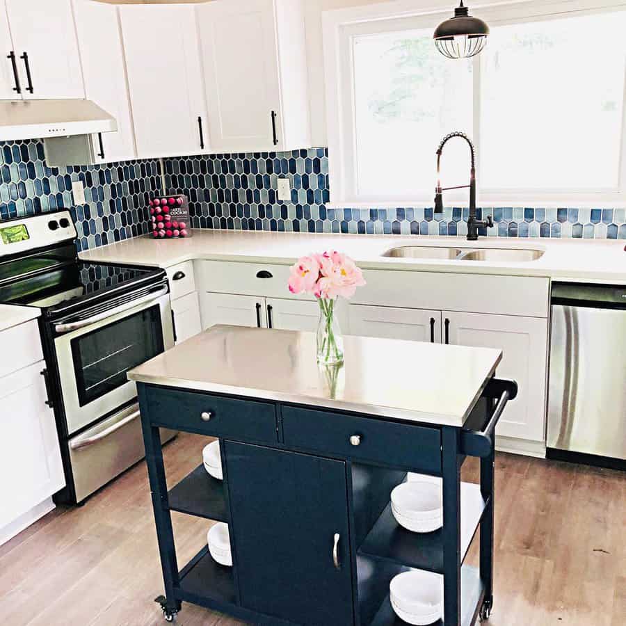 Stylish tile kitchen backsplash