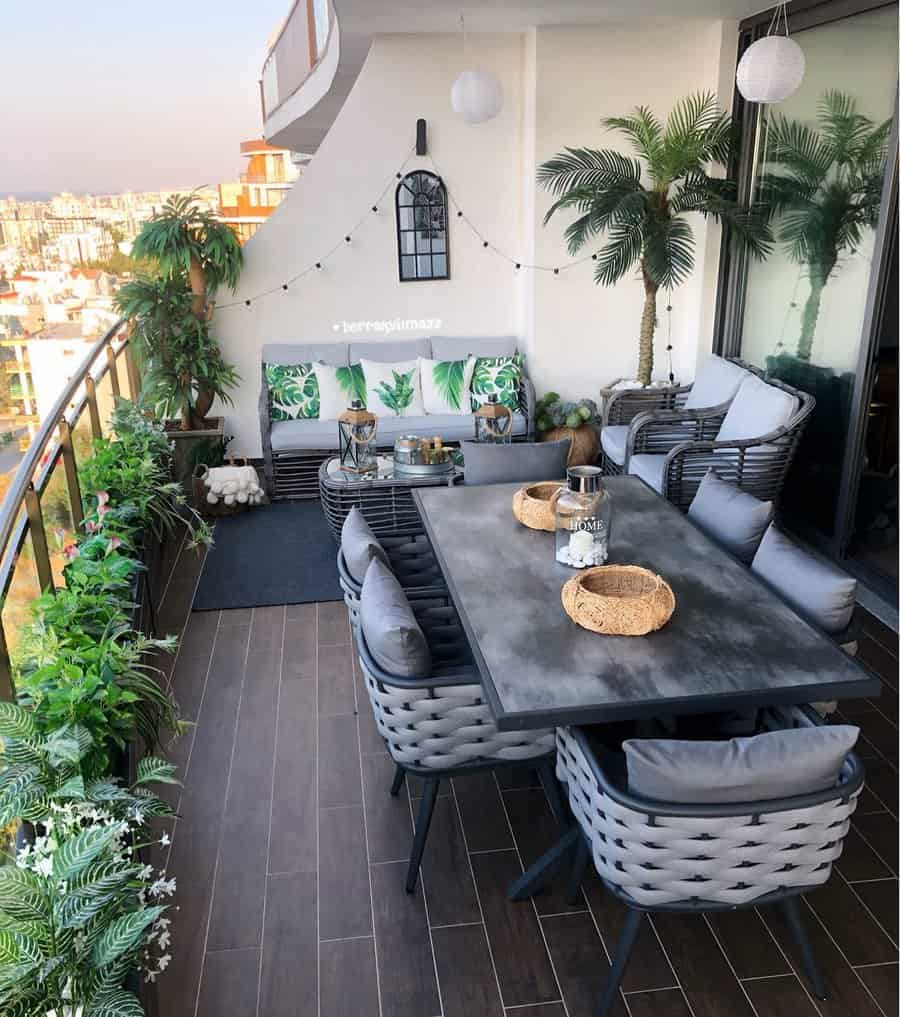 balcony garden with seating