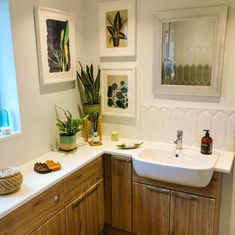 18 Bathroom Art Ideas to Elevate Your Space