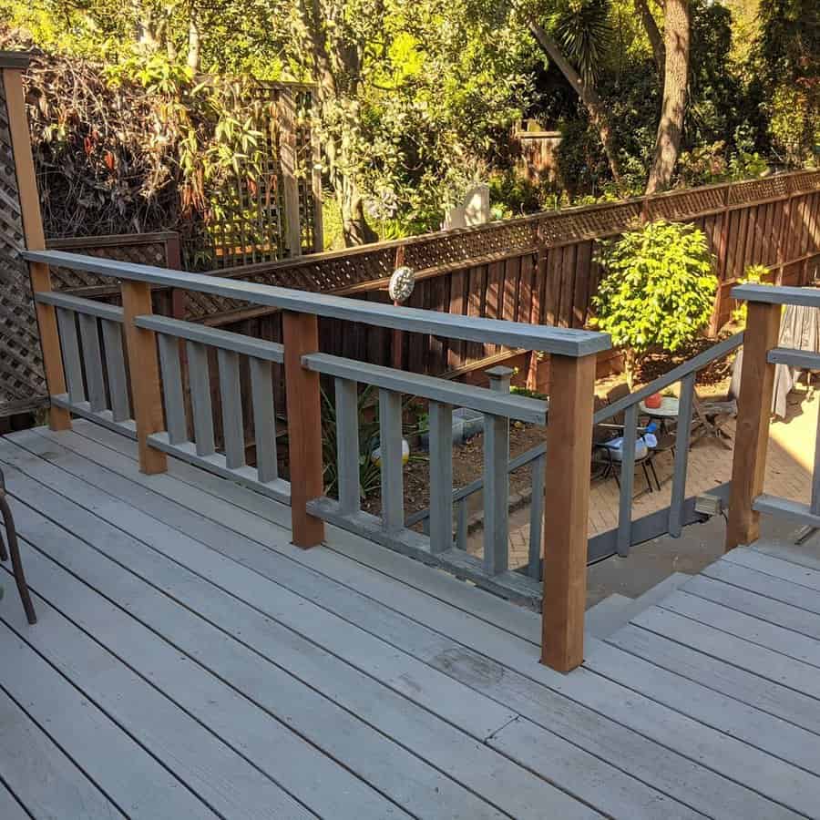 Two tone deck railing