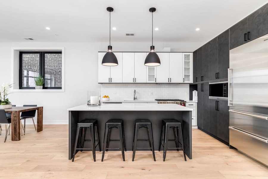 Two tone kitchen cabinets