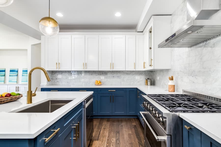 Two tone kitchen cabinets