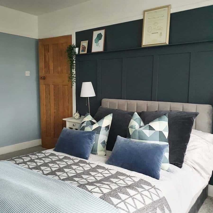 Shades of blue bedroom paint