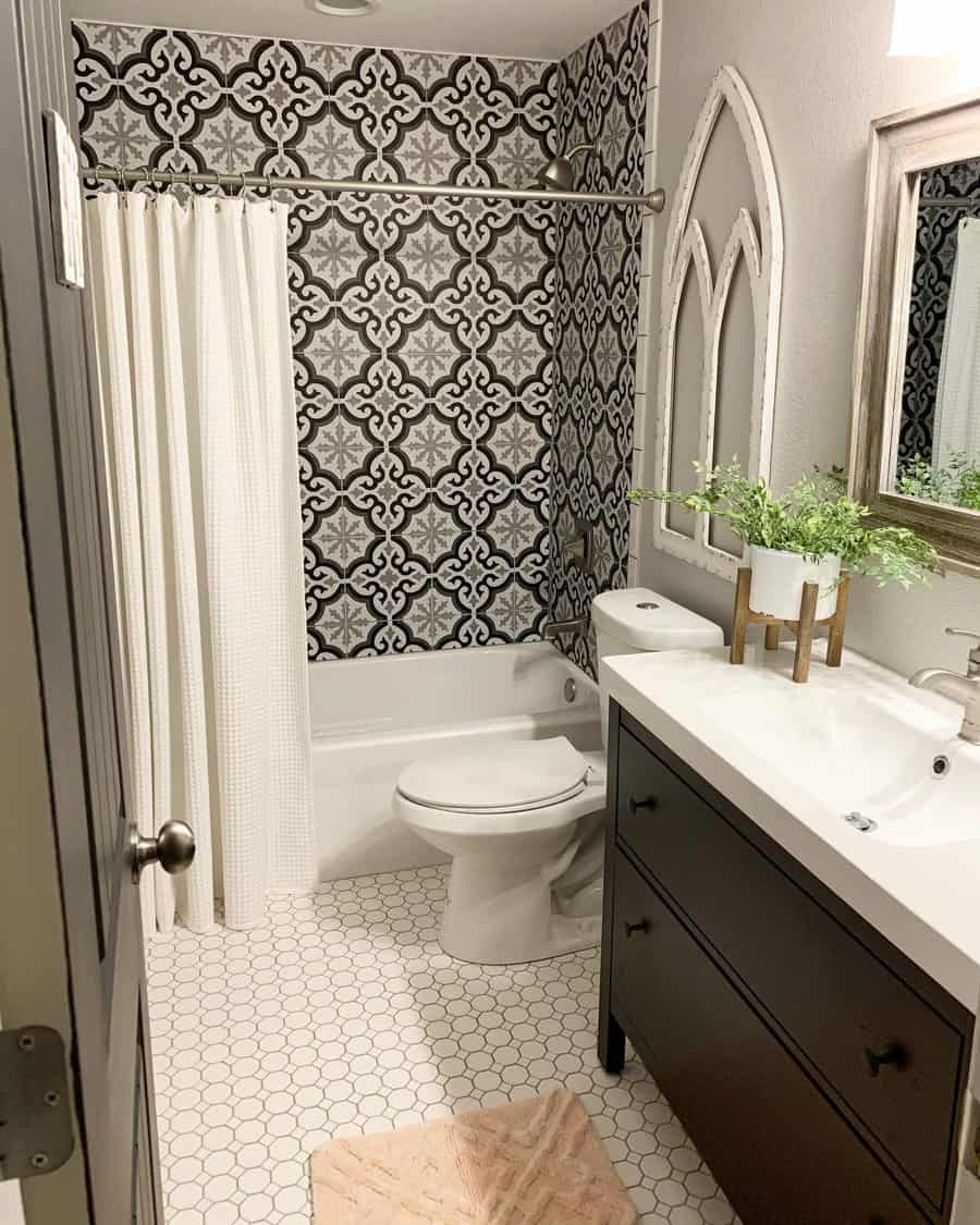 bathroom with decorative tiles 