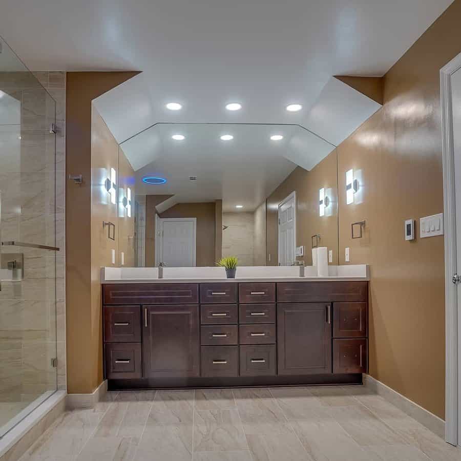 Recessed bathroom cabinet