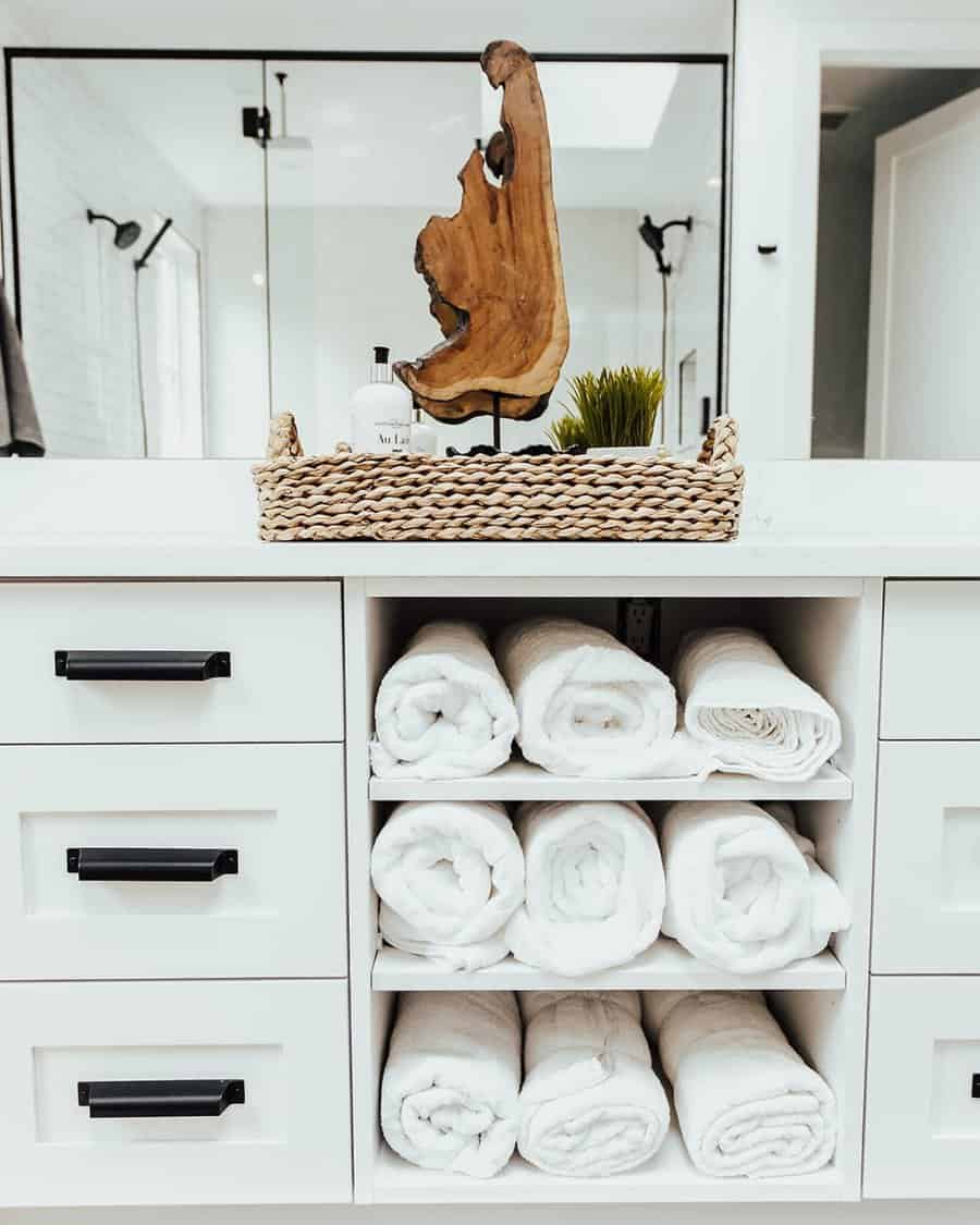 vanity towel shelf
