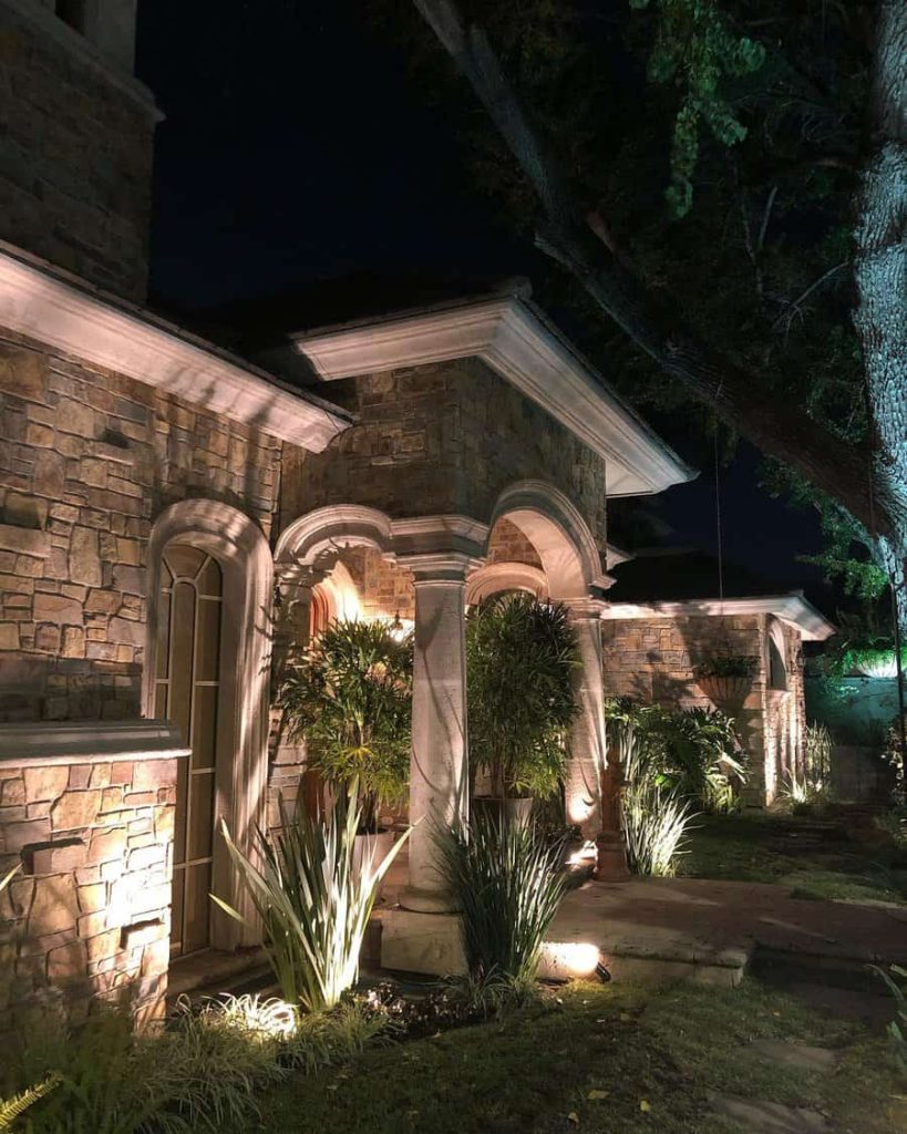 26 Best Landscape Lighting Ideas for Your Home