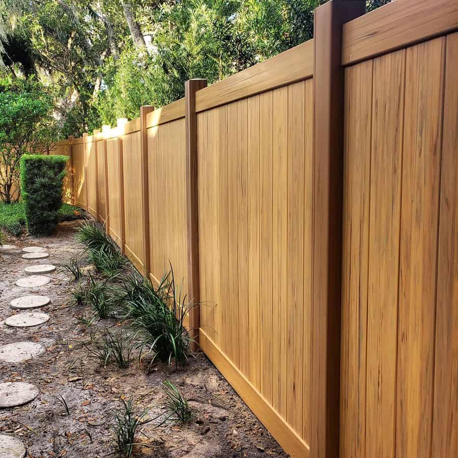 Vinyl wood fence