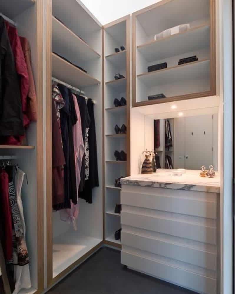 walk-in closet with vanity