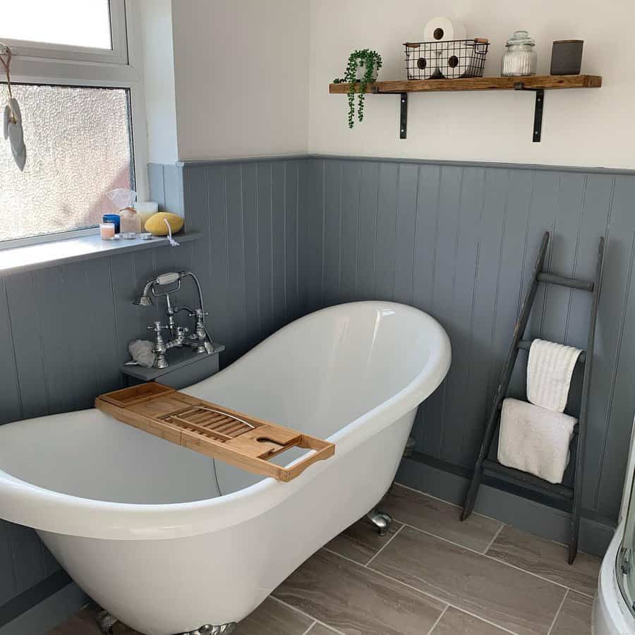 Grey wall bathroom