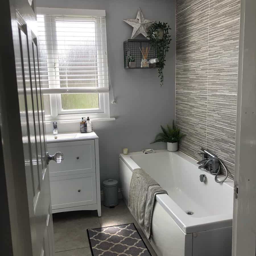 Grey wall bathroom