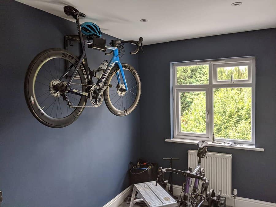 Wall mounted metal bike rack