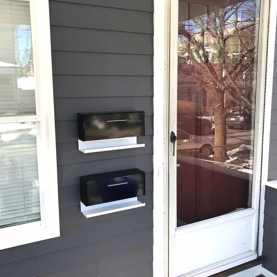 Wall mounted mailboxes