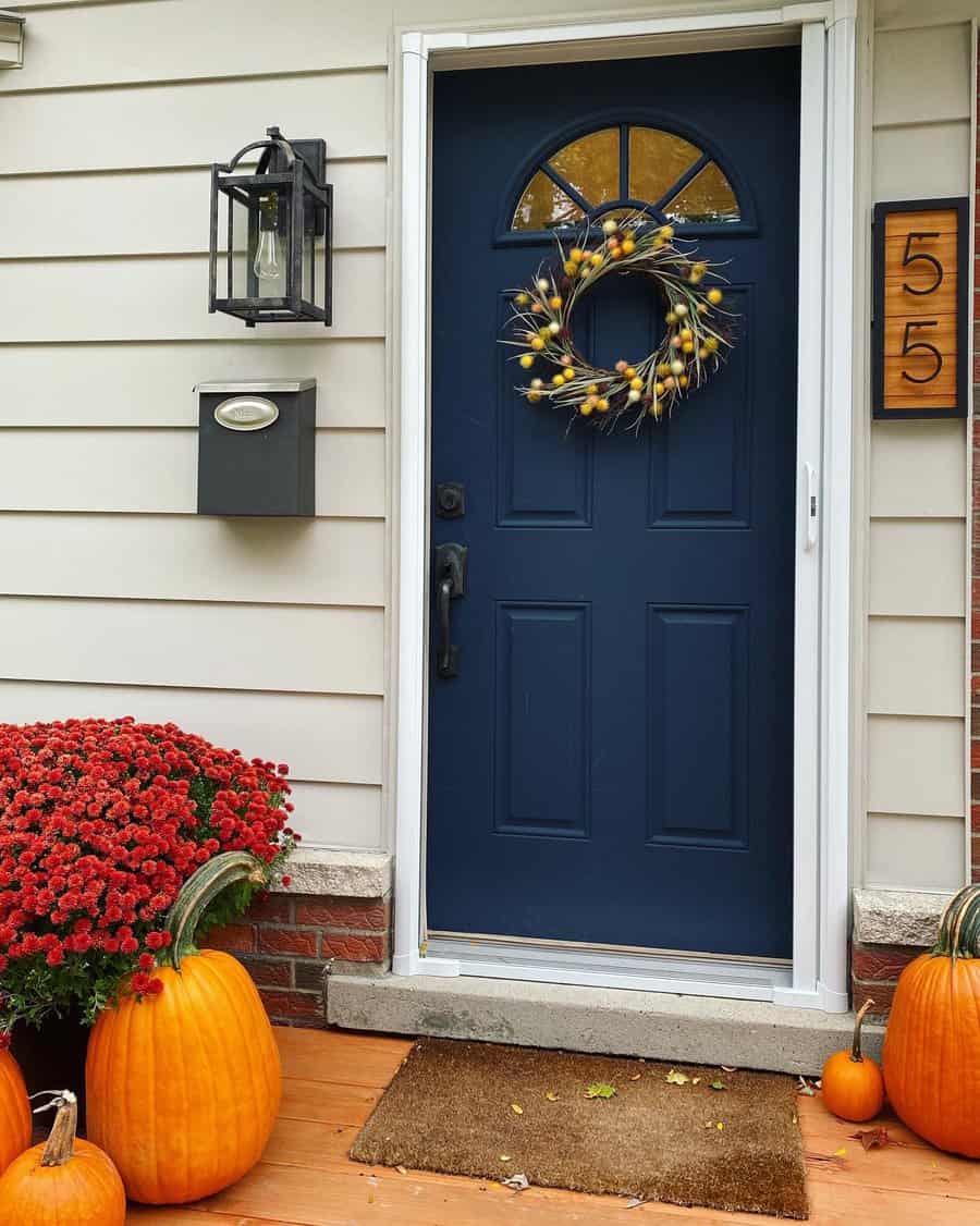 Wall mounted mailboxes