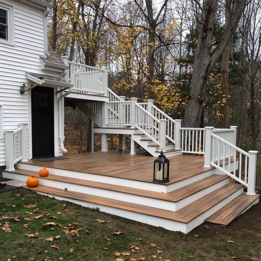 Full white deck railing