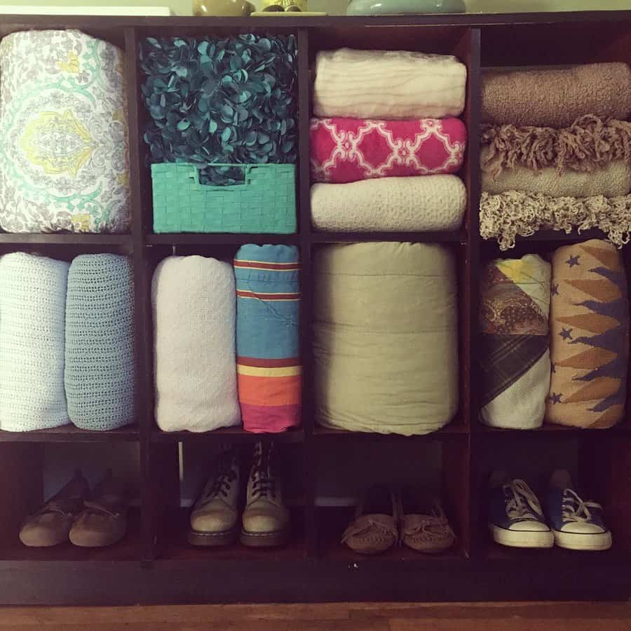 Wood Blanket Storage Ideas thensuddenlynot