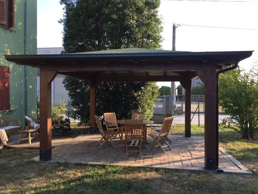 Bungalow wood gazebo