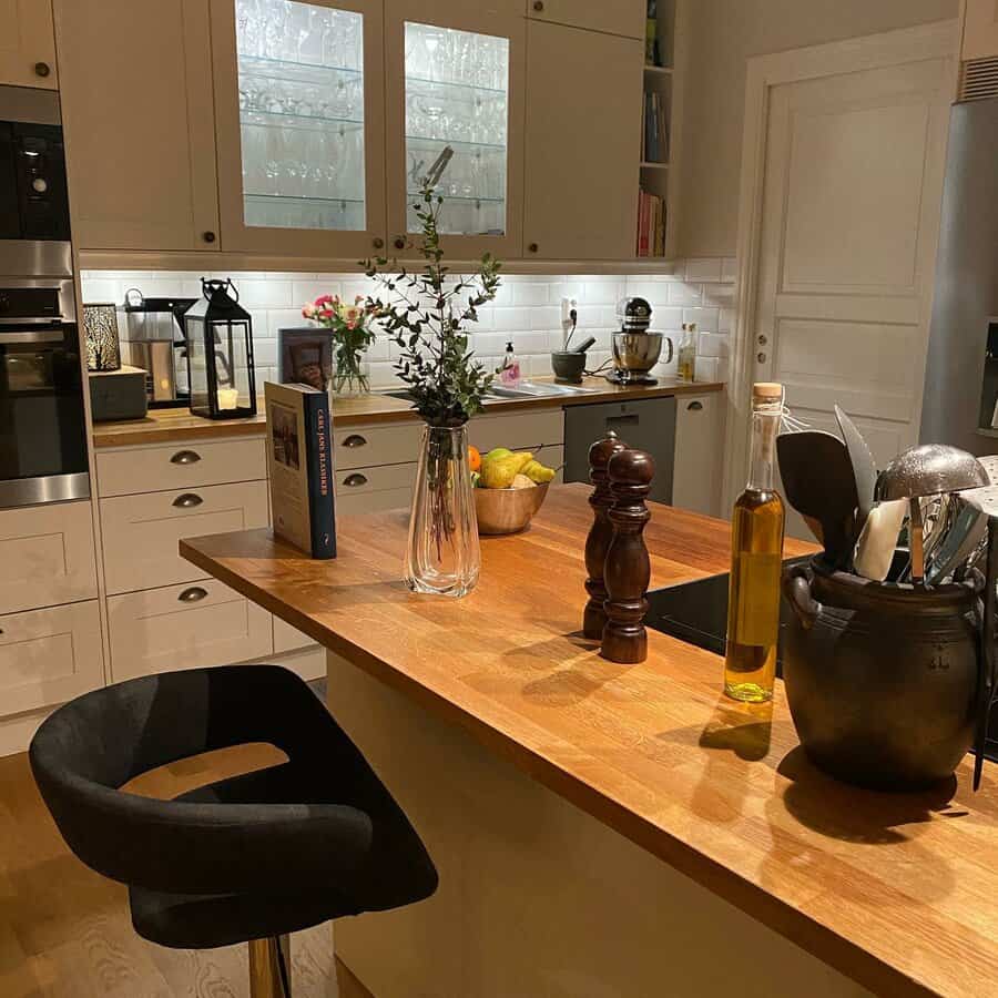 Cozy kitchen bar with elegant stool