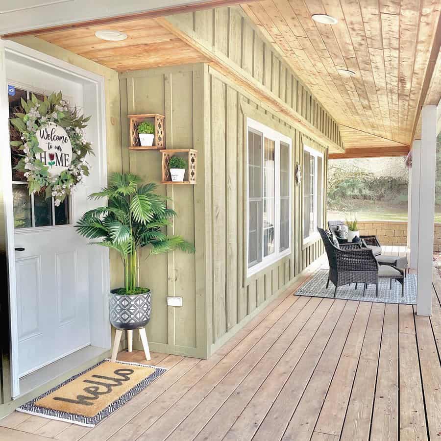 Porch ceiling with light wood