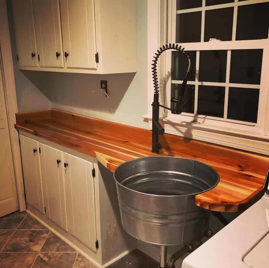 Dual toned wood countertop