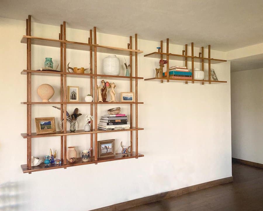 Hanging wall shelf