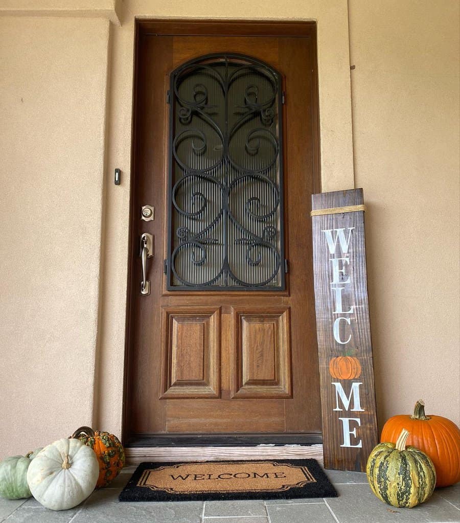 Wooden welcome sign