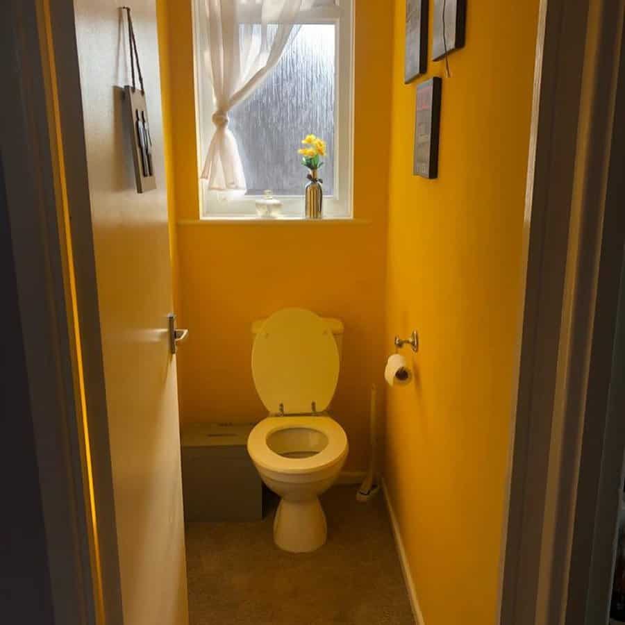 Yellow bathroom walls