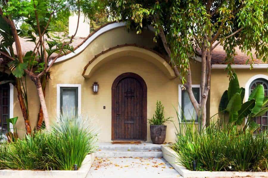 Modern mediterranean house entrance