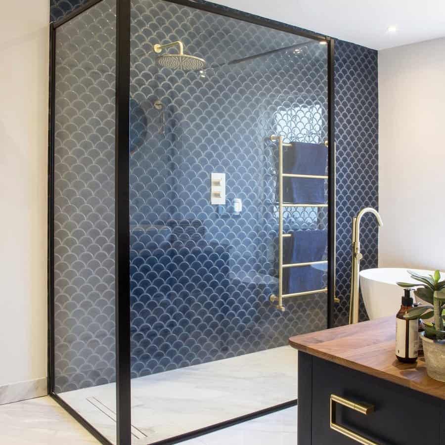 Accent Wall Blue Bathroom Ideas ace.interiordesigner 1