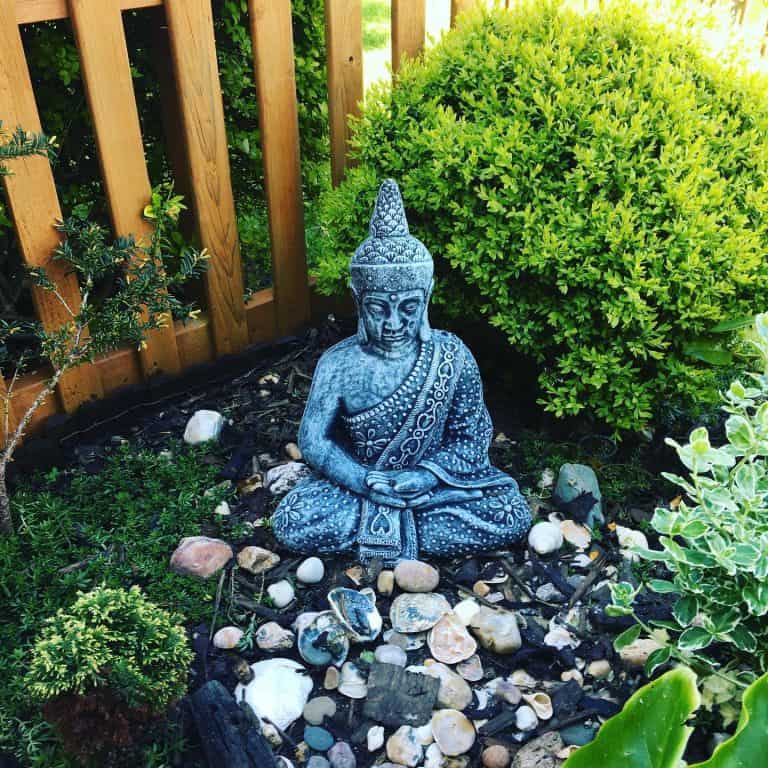 21 Zen Garden Ideas for a Relaxing Backyard Oasis