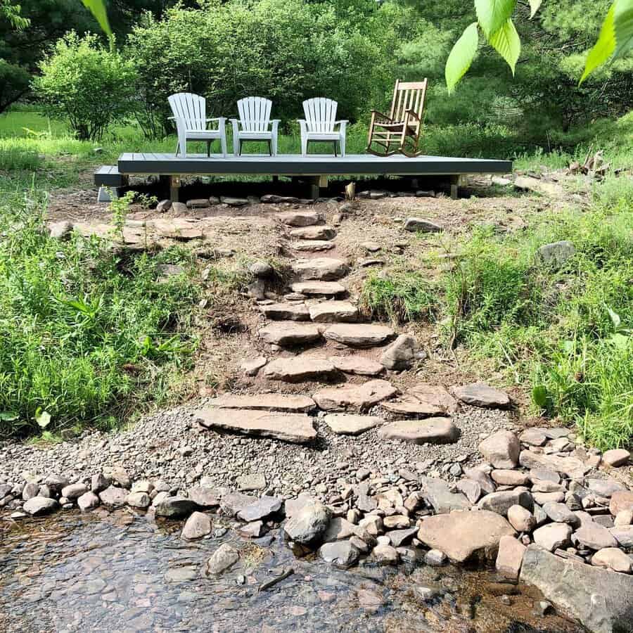 Floating deck with step