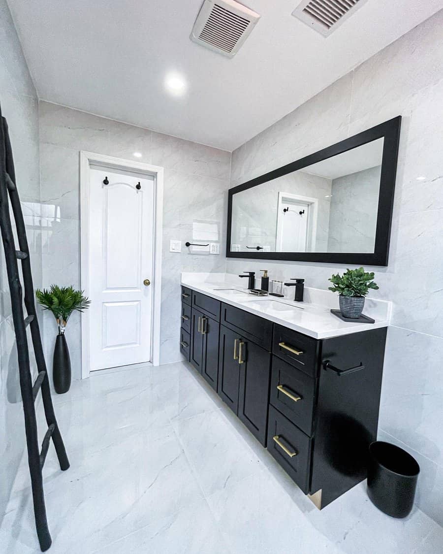 Contemporary black and white bathroom design