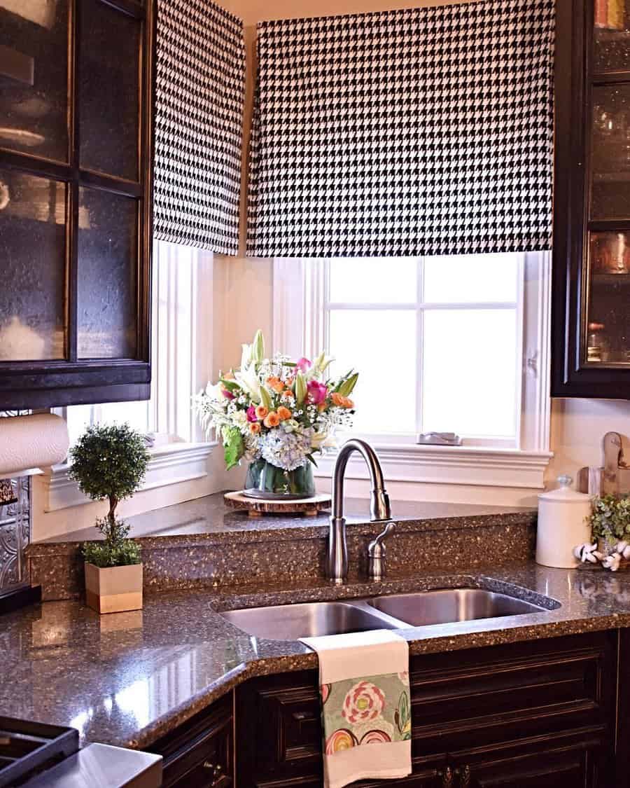 DIY Kitchen Valance Ideas sassafrashome