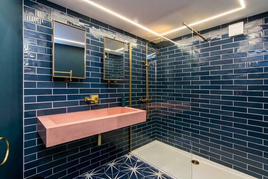 Dark blue bathroom design