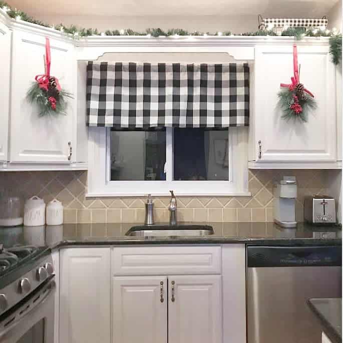 Farmhouse Kitchen Valance Ideas thebeadedfarmhouse