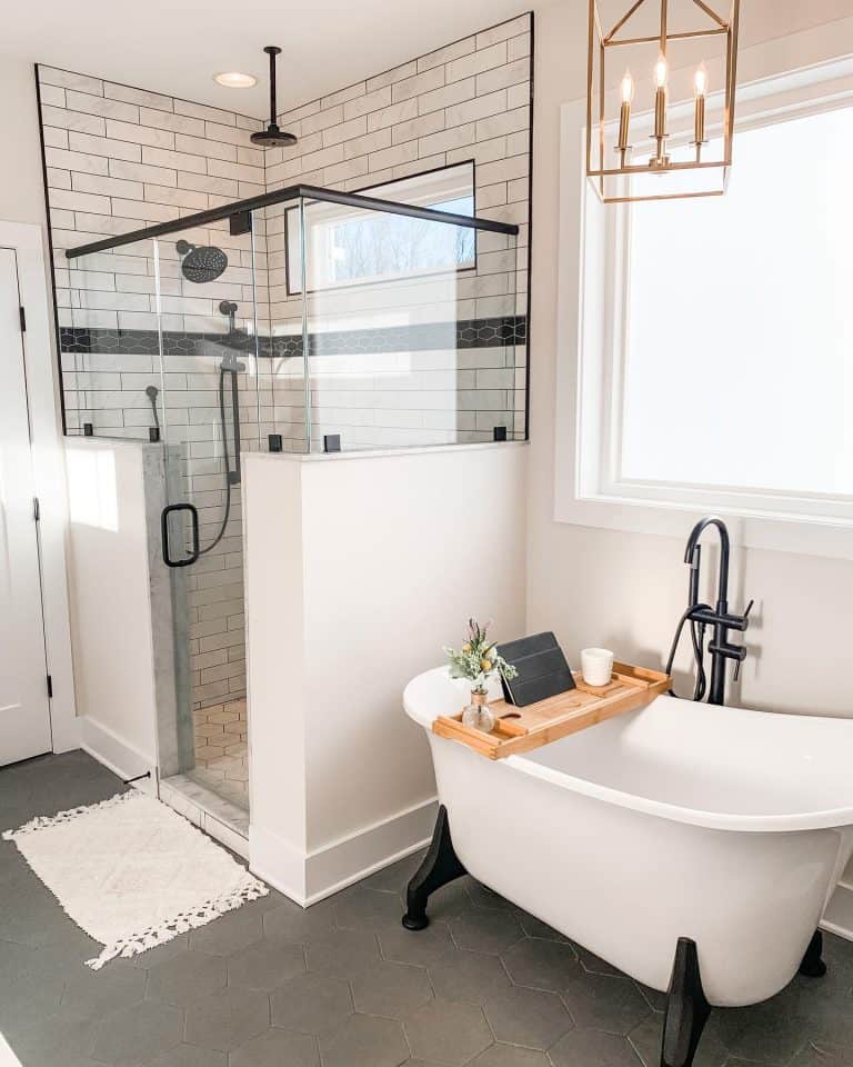 22 Small Bathroom Ideas with Tub - Trendey