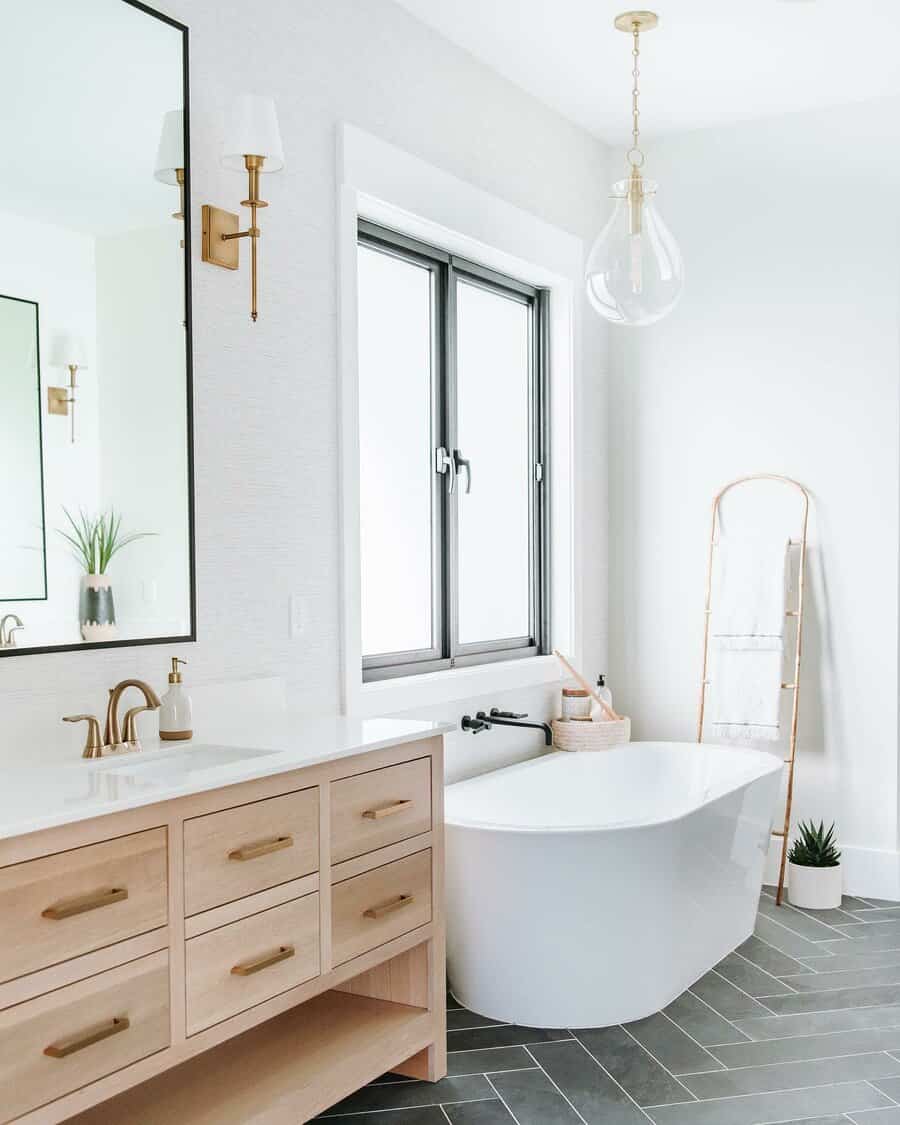 22 Small Bathroom Ideas with Tub - Trendey