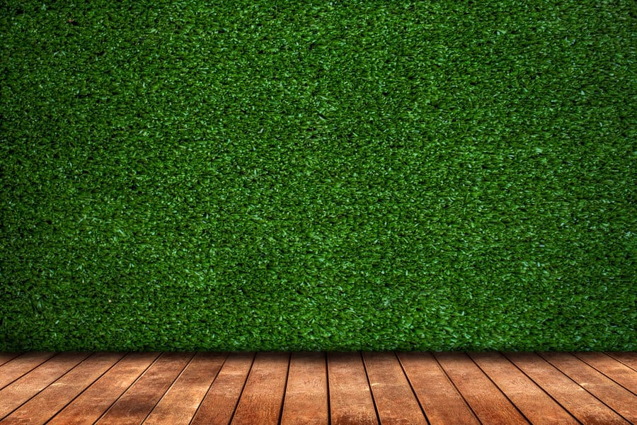 Garden wall with artificial grass 