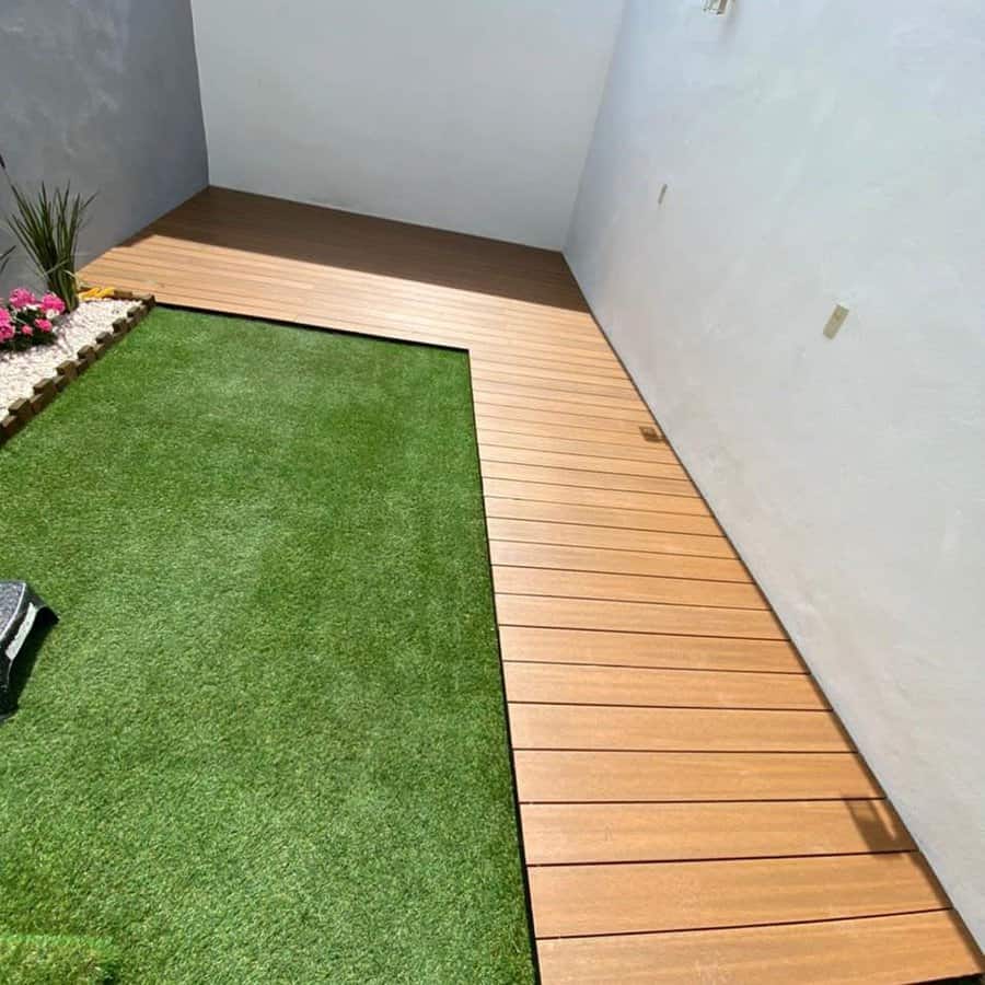 Floating deck with walkway