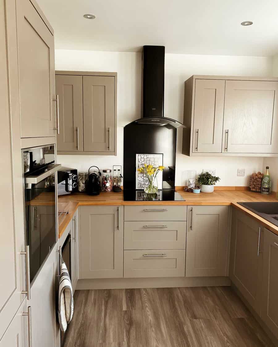 Light Kitchen Paint Ideas housetohomebeverley