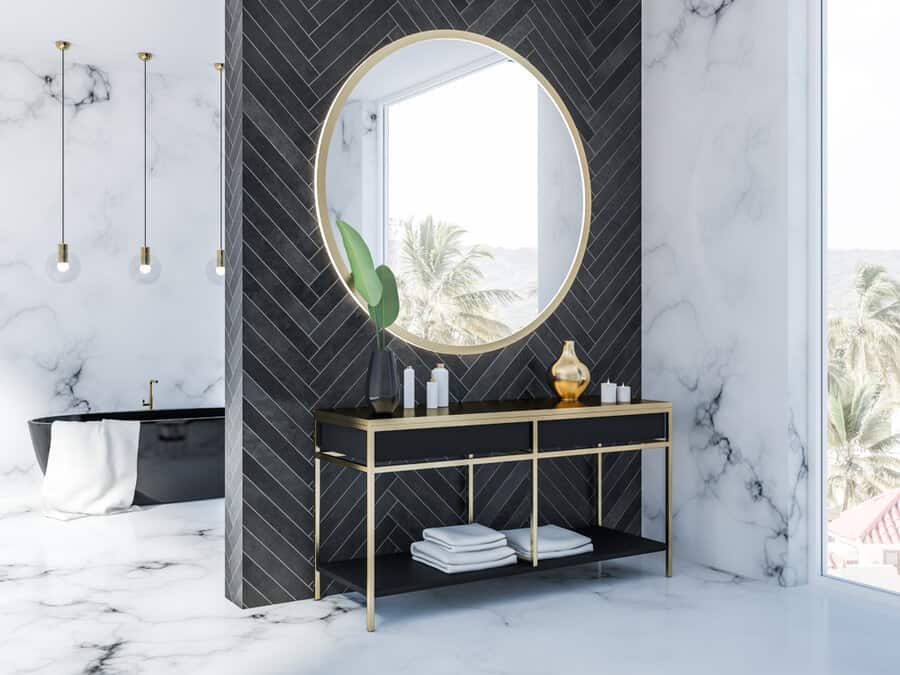 Luxurious black and white bathroom