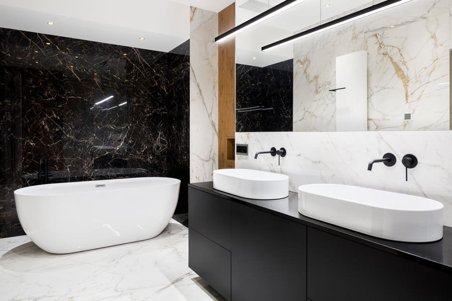 Luxury Black and White Bathroom Ideas 4