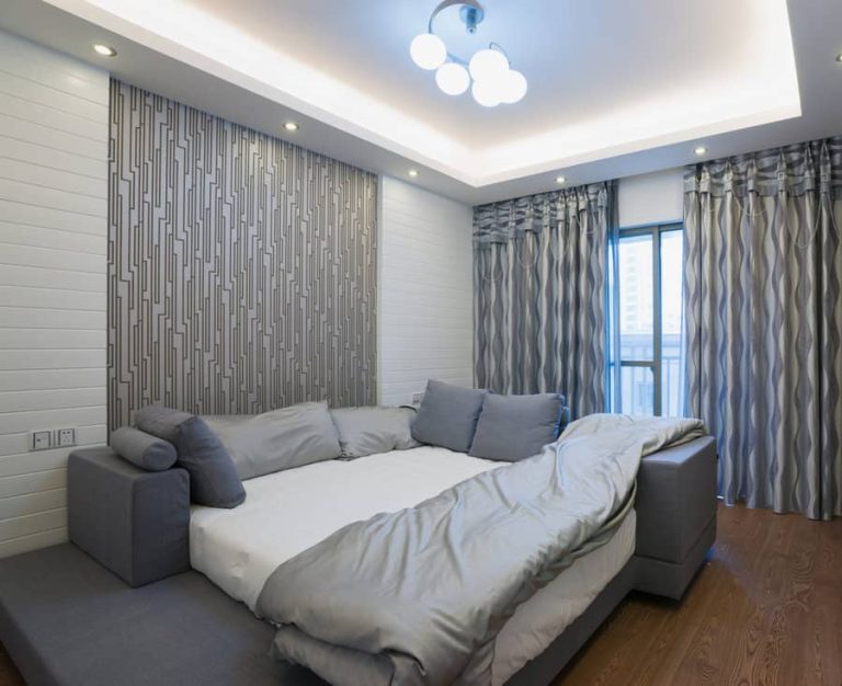 9 Best Bedroom Curtain Ideas and Colors for a Cozy Space