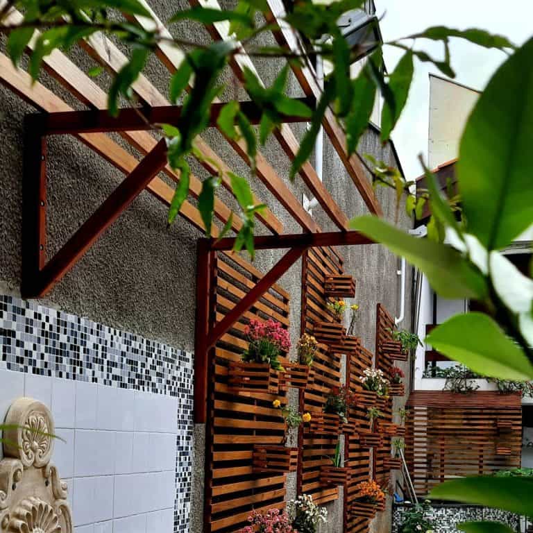 14 Garden Wall Ideas for Your Landscape