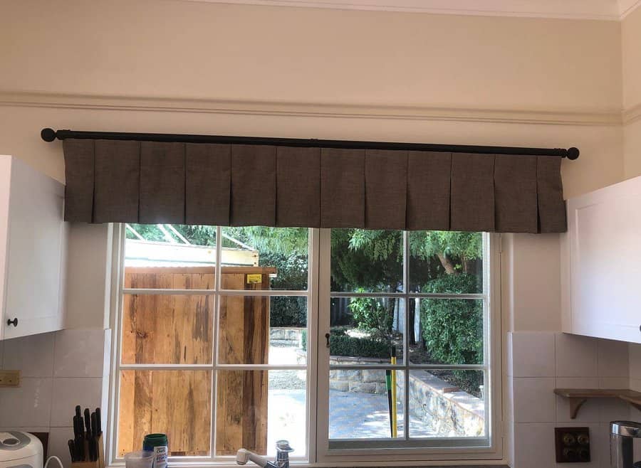 Modern Kitchen Valance Ideas eiffelcurtainsandblinds