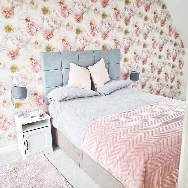 Pink floral wallpaper