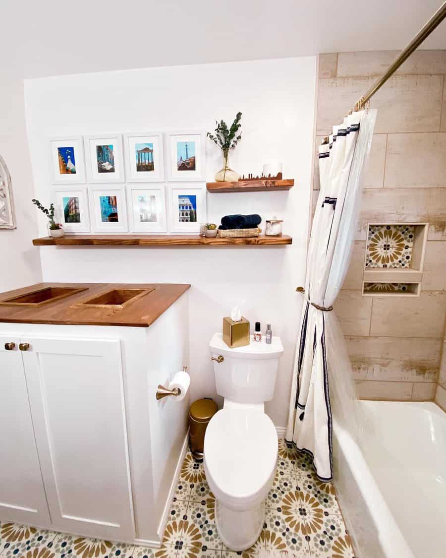 small bathroom with decorative tiles 